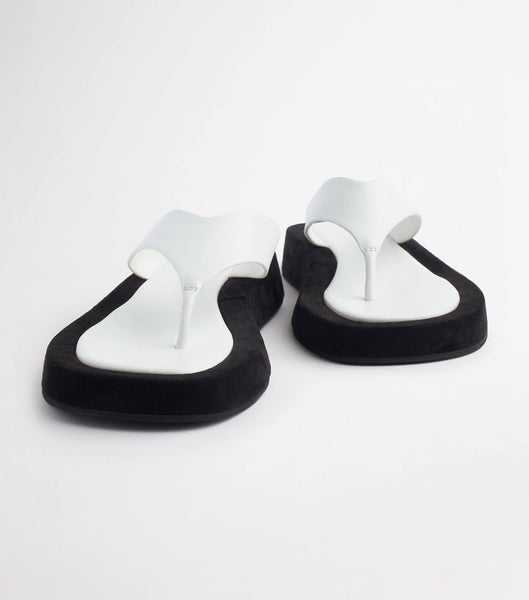 White Tony Bianco Ives Milk Capretto 3.5cm Flat Sandals | SILVO89513